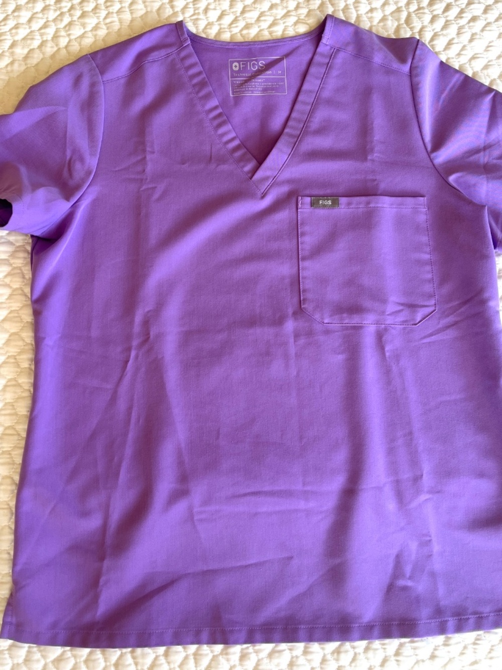 💜 FIGS Catarina Scrub Top — Lilac Dawn — Size M 💜